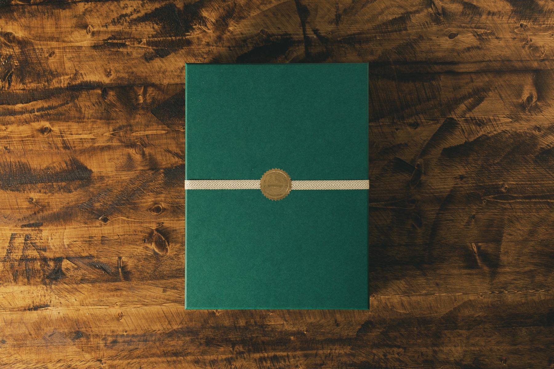 Green cloth presentation box